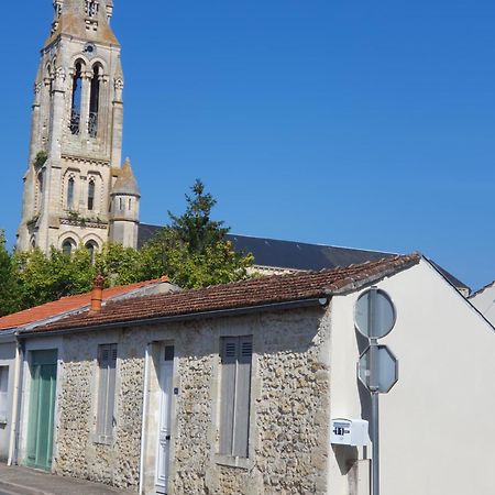 La Maison De Jeanne Lesparre-Médoc Buitenkant foto