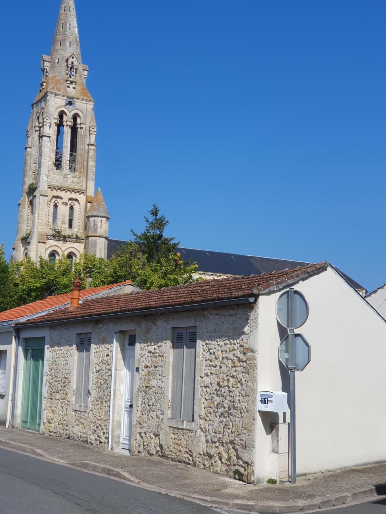 La Maison De Jeanne Lesparre-Médoc Buitenkant foto